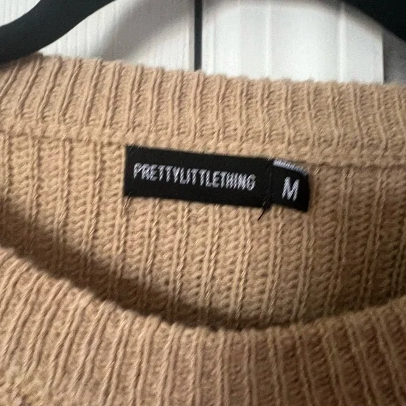 Cropped PrettyLittleThing Sweater - Picture 2 of 3